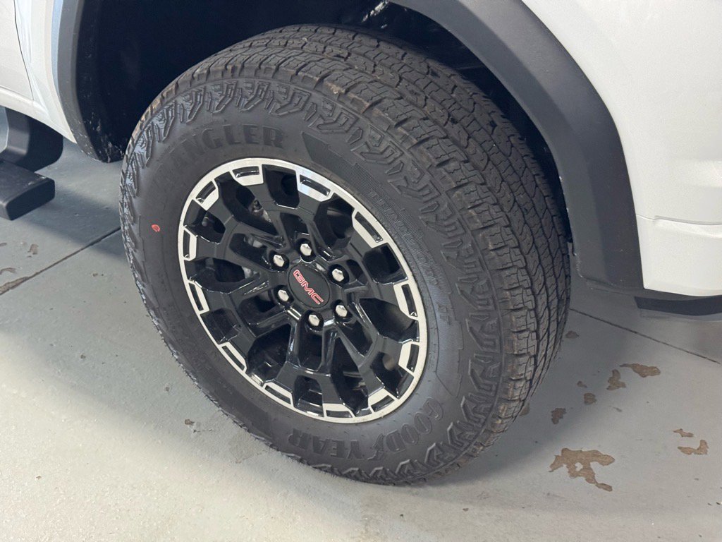 New 2026 GMC Canyon AT4 w/ Technology Plus Package image 4