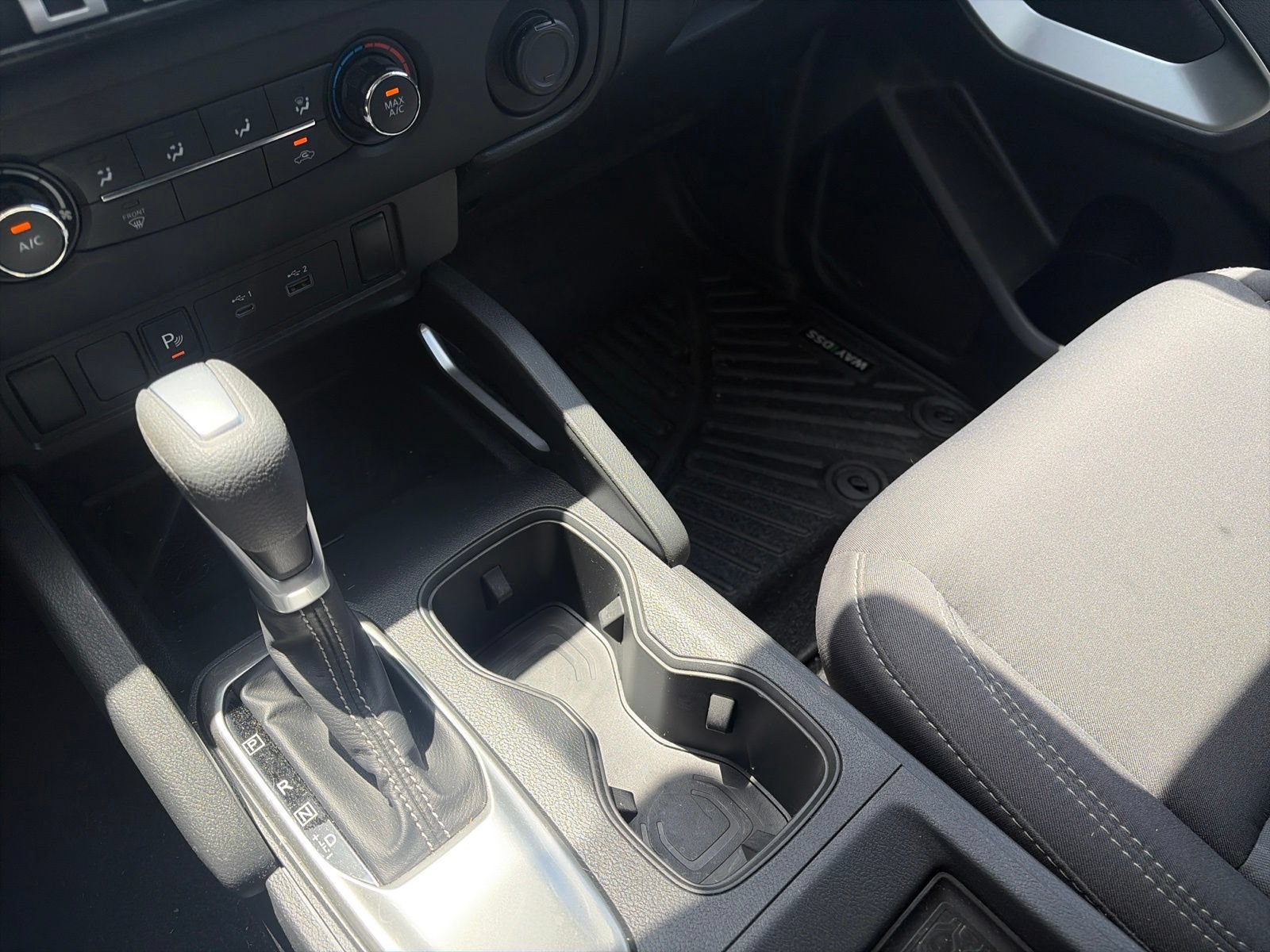 Used 2025 Nissan Frontier SV RWD image 23