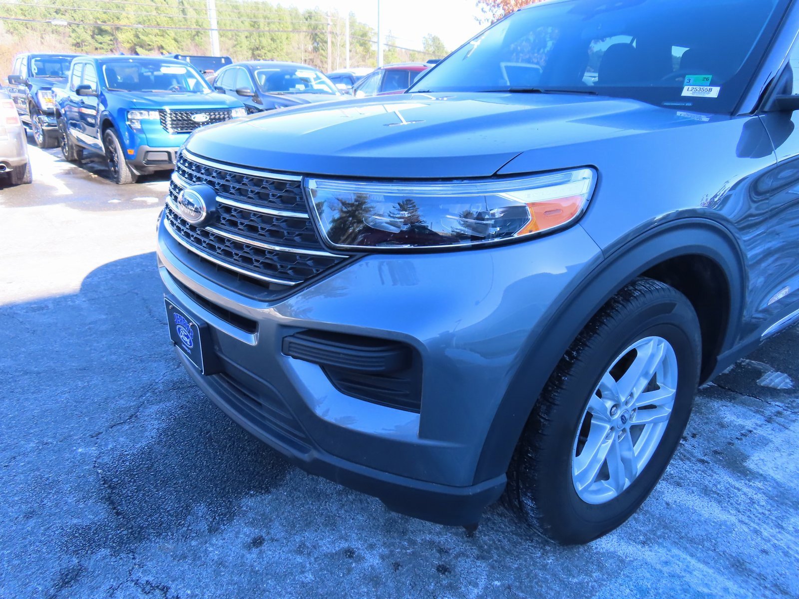 Used 2024 Ford Explorer XLT image 8