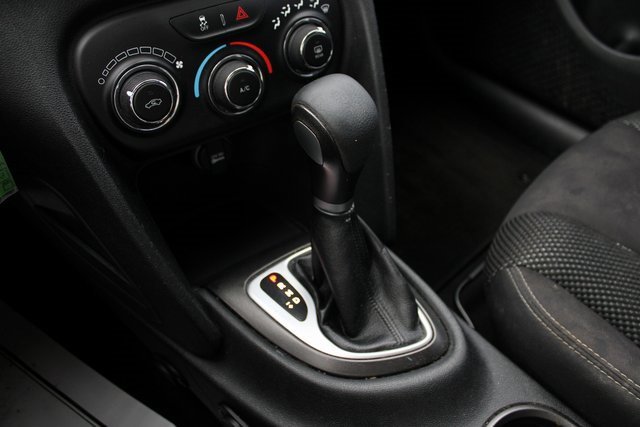Used 2015 Dodge Dart SXT image 21