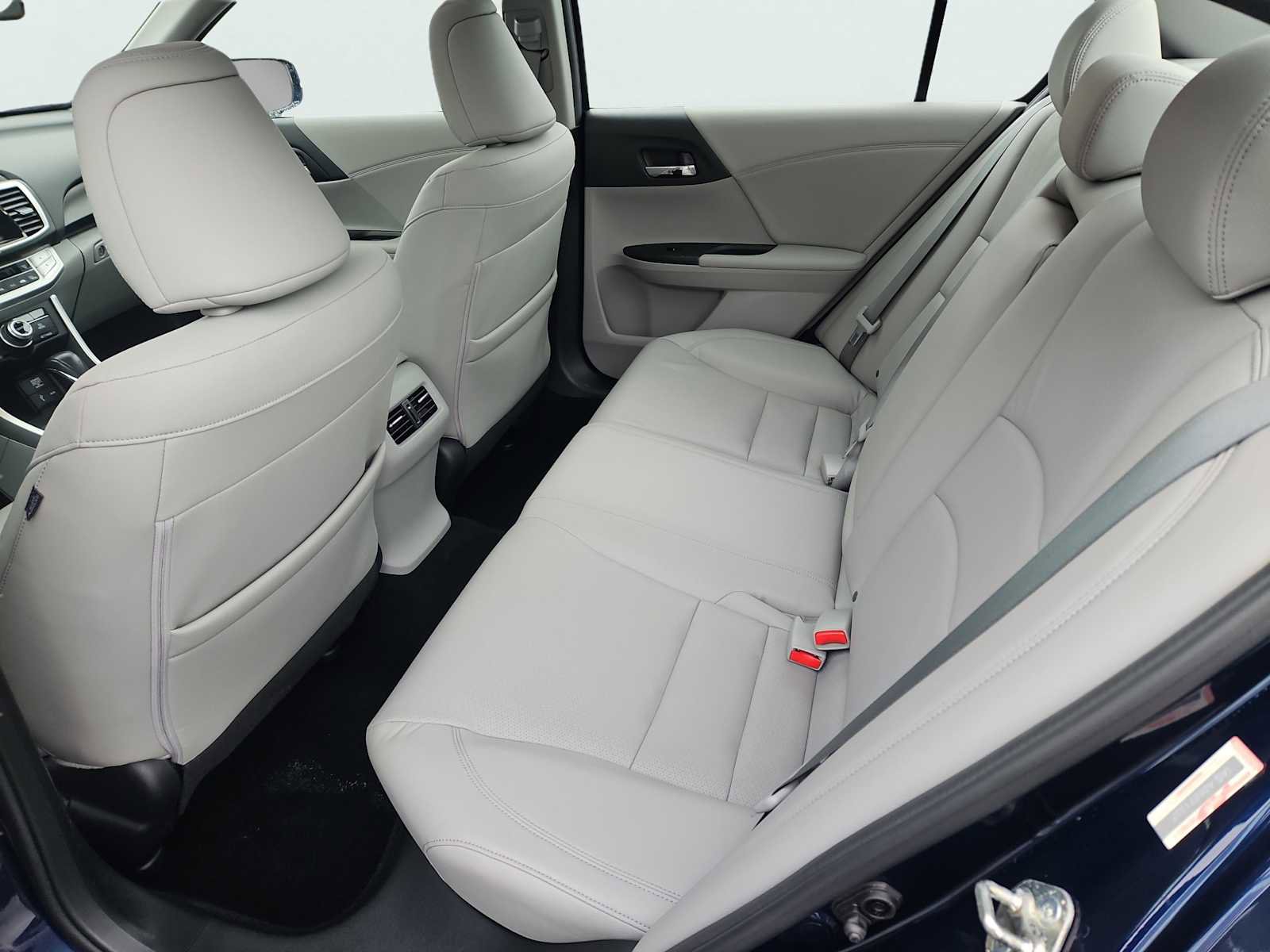 Used 2015 Honda Accord EX-L image 32