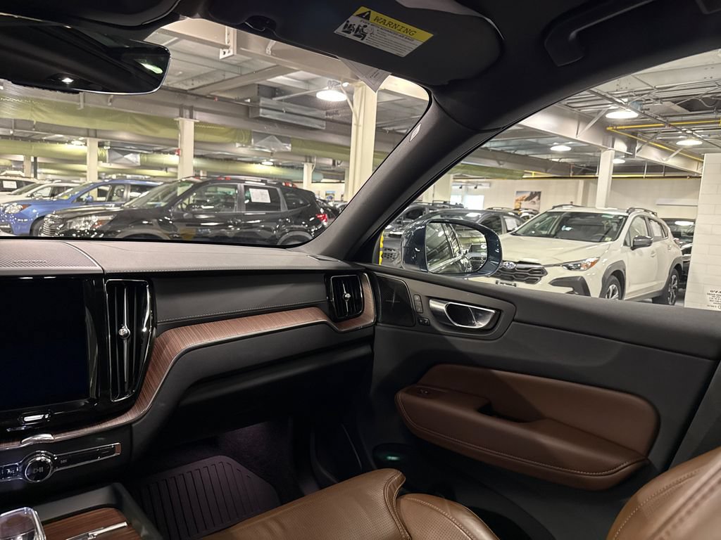 Used 2023 Volvo XC60 T8 Ultimate AWD/4WD image 24