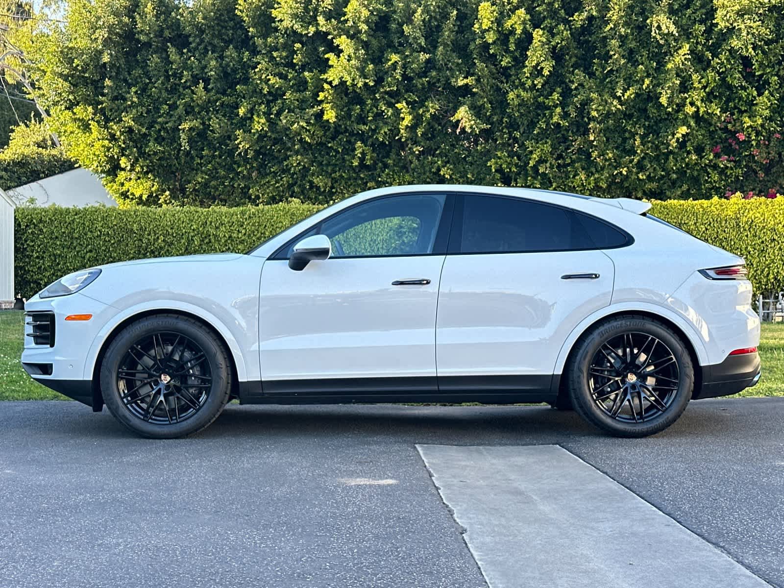 New 2025 Porsche Cayenne Coupe AWD/4WD image 2