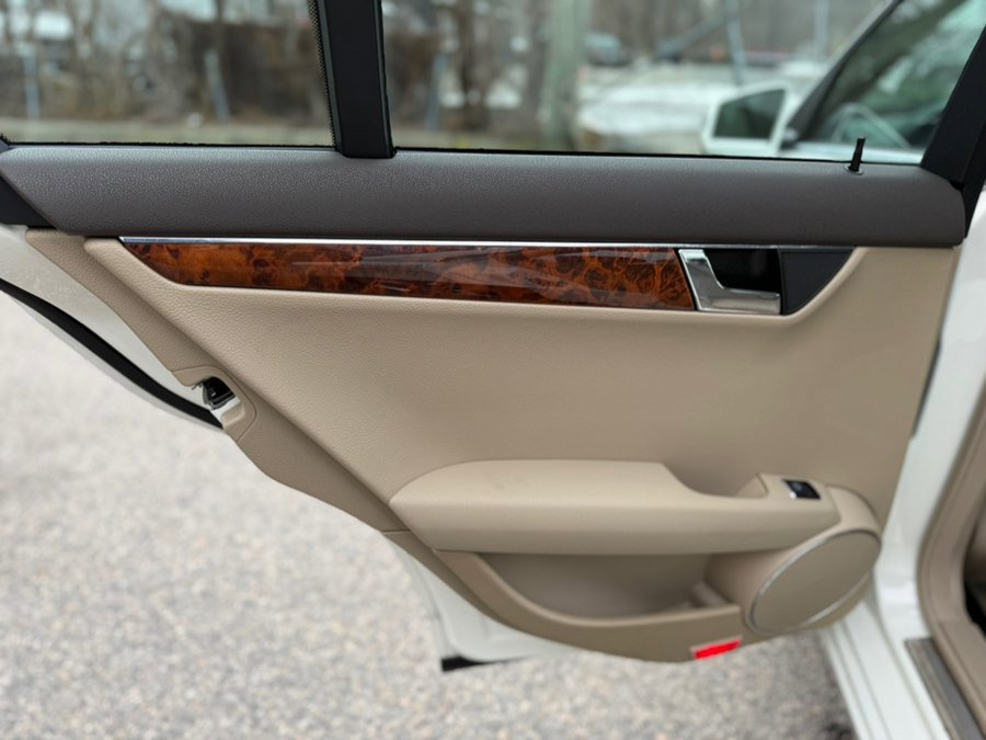 Used 2010 Mercedes-Benz C 300 4MATIC Sedan image 18