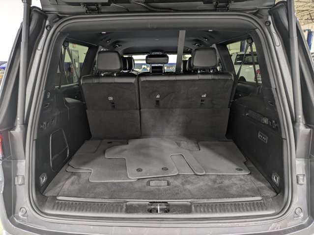 Certified 2024 Jeep Wagoneer L Series II AWD/4WD image 12