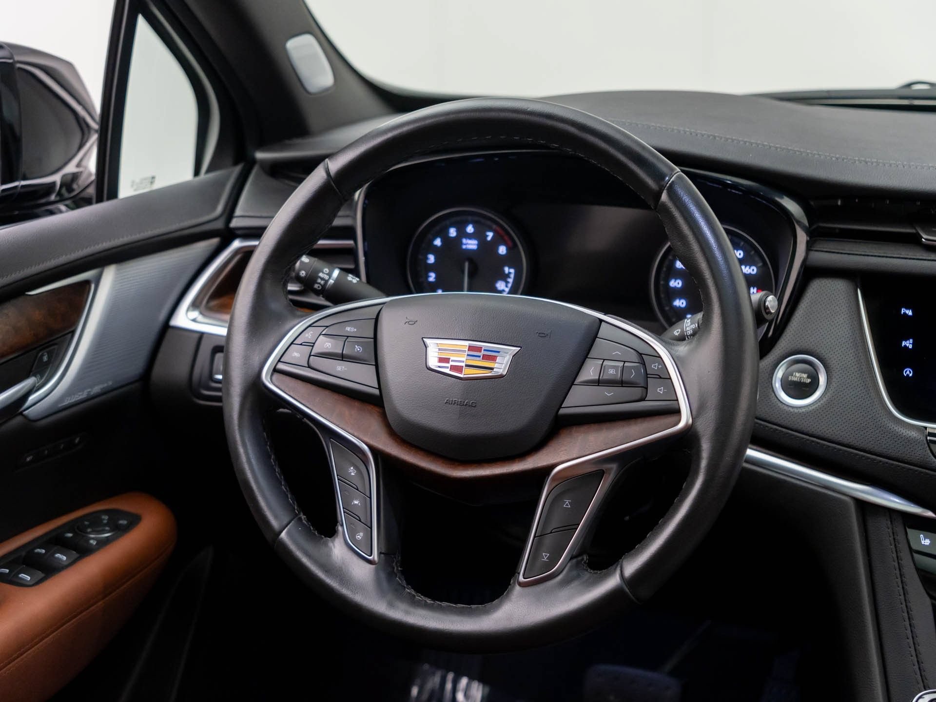 Certified 2024 Cadillac XT5 Premium Luxury w/ Technology Package AWD/4WD image 10