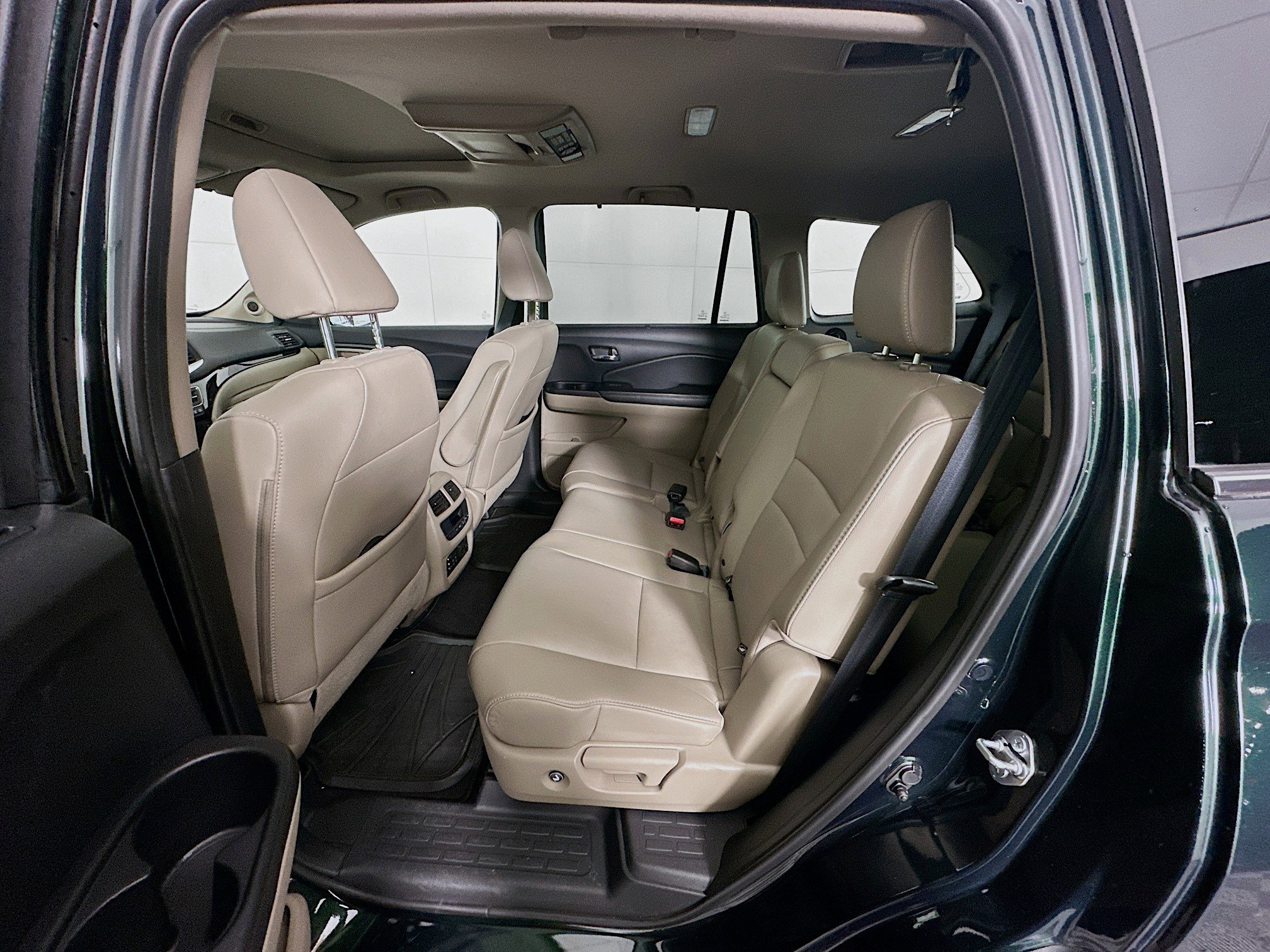 Used 2017 Honda Pilot Touring image 28