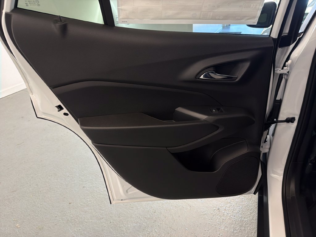 New 2026 Chevrolet Trax LS w/ LS Convenience Package FWD image 8