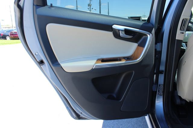 Used 2017 Volvo XC60 T6 Inscription w/ Climate Package AWD/4WD image 28