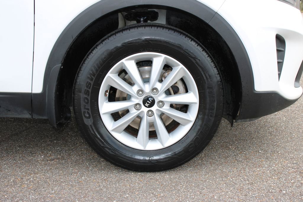 Used 2020 Kia Sorento LX image 5