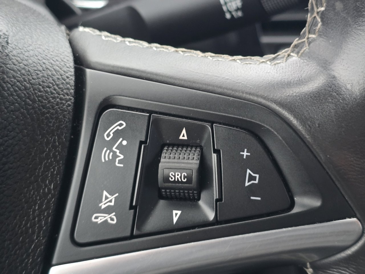 Used 2021 Buick Encore Preferred image 29