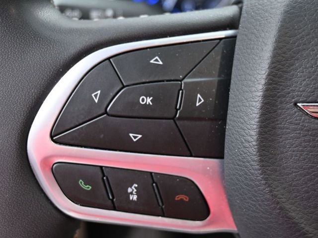 Used 2023 Chrysler Pacifica Limited FWD image 36