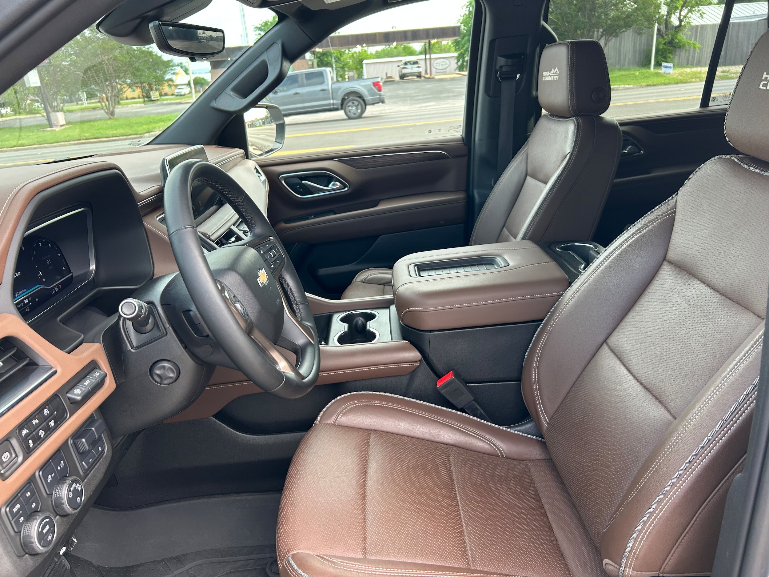 Used 2023 Chevrolet Tahoe High Country AWD/4WD image 18