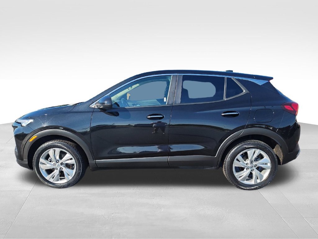 Used 2024 Buick Encore GX Preferred w/ Comfort Package AWD/4WD image 2