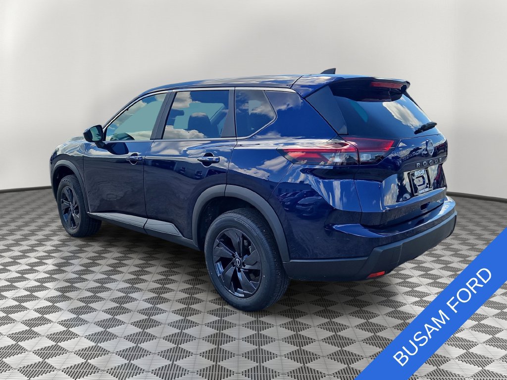 Used 2026 Nissan Rogue SV FWD image 3