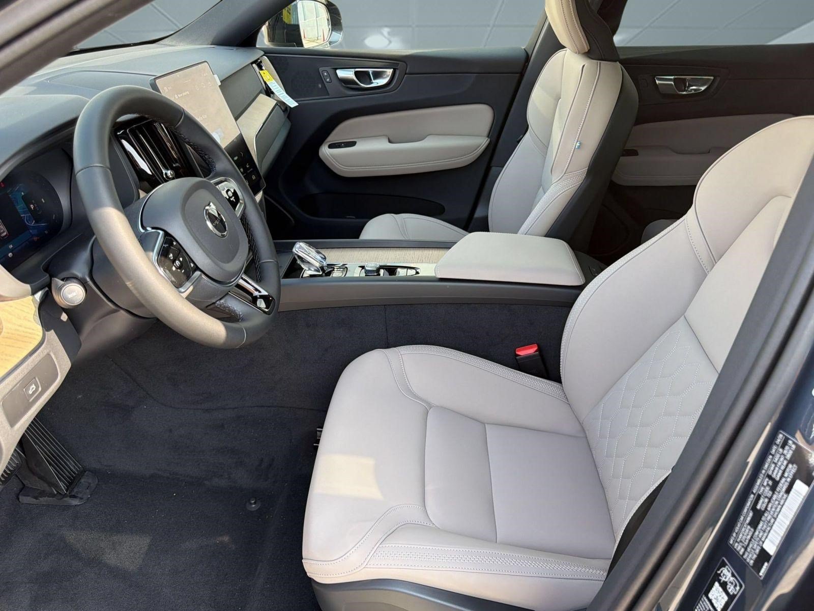 New 2026 Volvo XC60 B5 Plus w/ Climate Package AWD/4WD image 5