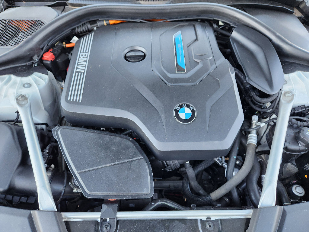 Used 2023 BMW 530e xDrive image 32