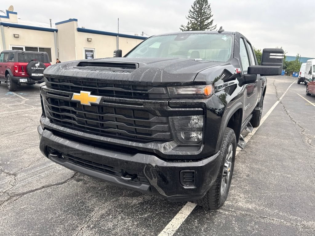 Used 2025 Chevrolet Silverado 2500 Custom w/ Z71 Off-Road Package AWD/4WD image 45