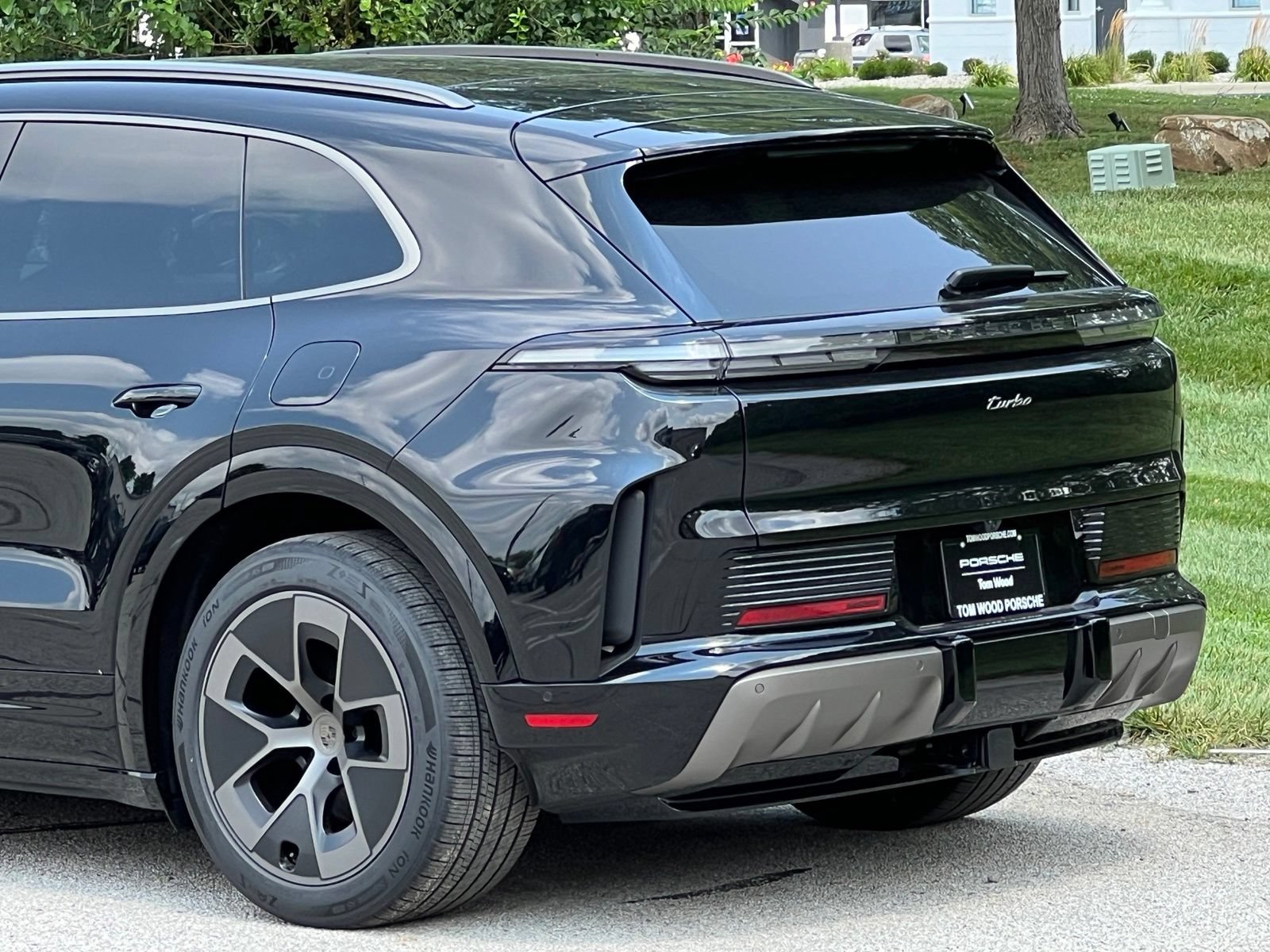 New 2026 Porsche Cayenne Turbo AWD/4WD image 10