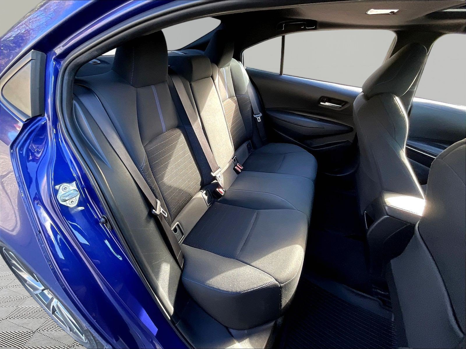 Used 2020 Toyota Corolla SE w/ SE Premium Package FWD image 26