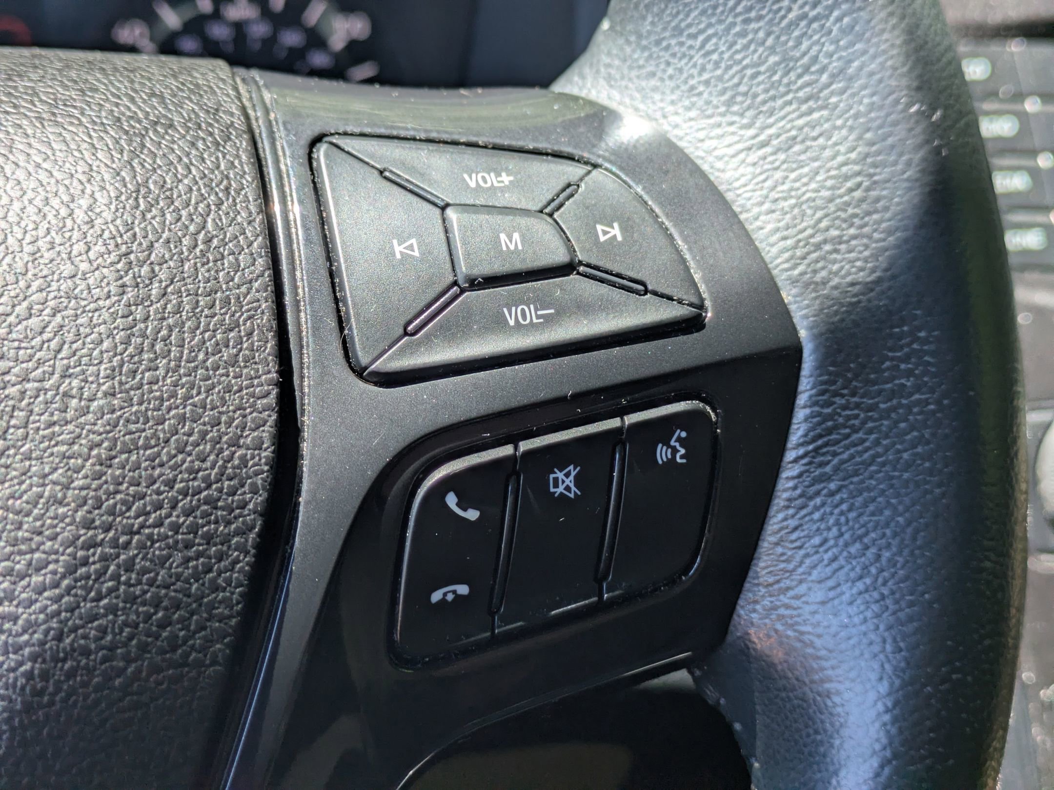 Certified 2017 Ford Explorer XLT FWD image 16
