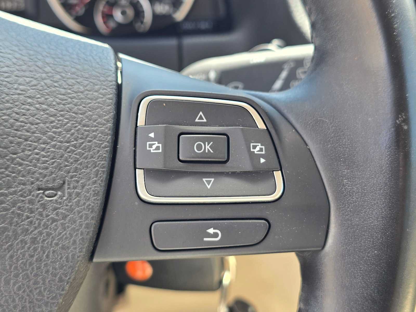 Used 2014 Volkswagen Tiguan SE FWD image 30