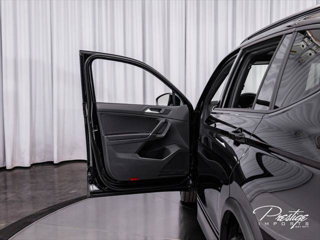 Used 2020 Volkswagen Tiguan SE R-Line FWD image 17