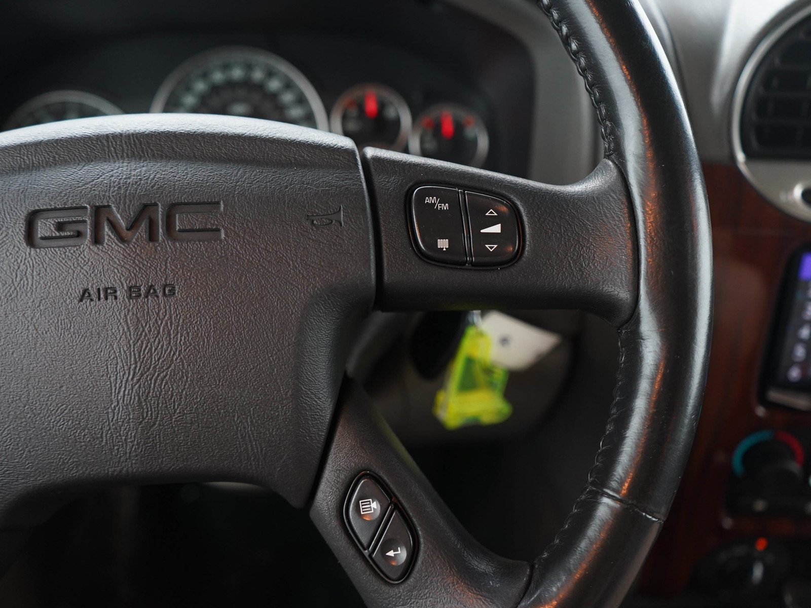 Used 2003 GMC Envoy SLT AWD/4WD image 25