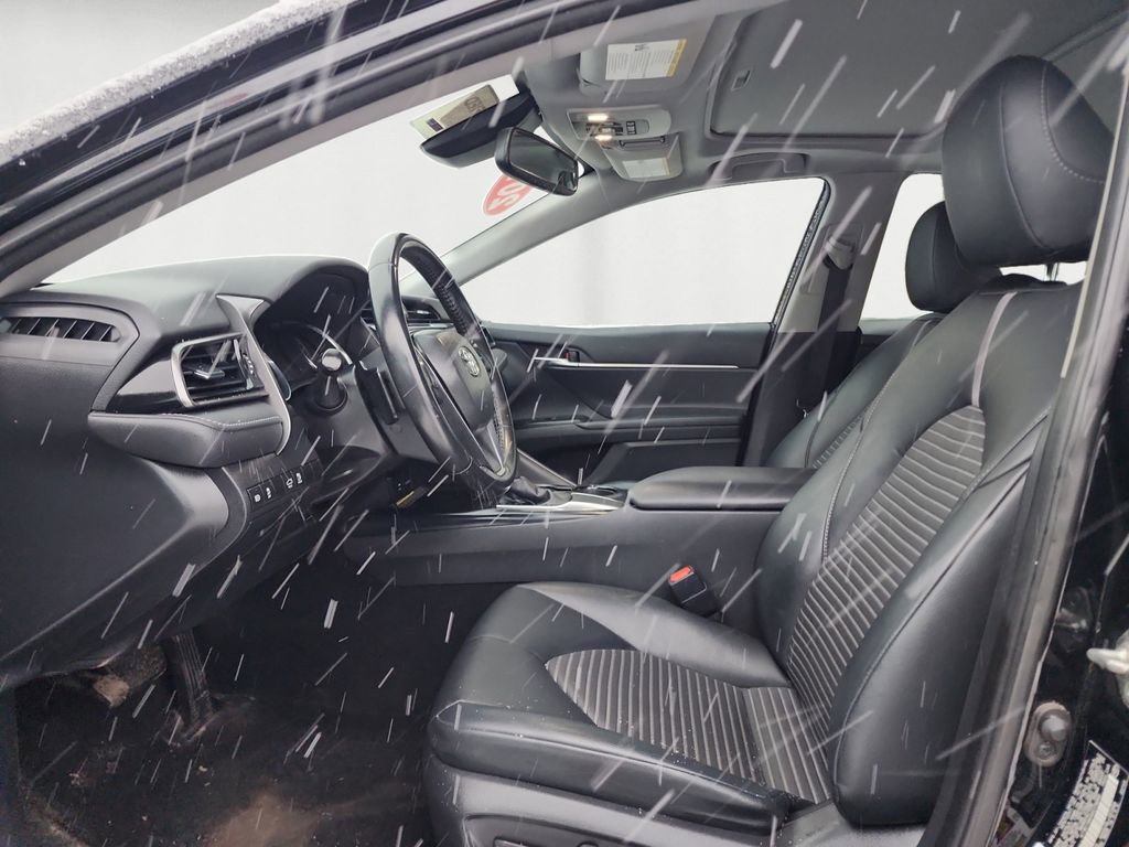 Certified 2019 Toyota Camry SE image 9