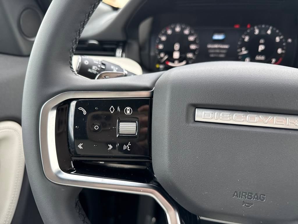 New 2025 Land Rover Discovery Sport Dynamic SE image 20
