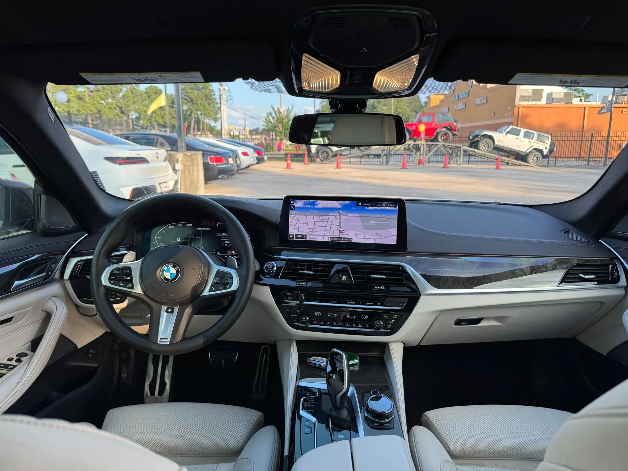 Used 2021 BMW M550i xDrive w/ Executive Package AWD/4WD image 29