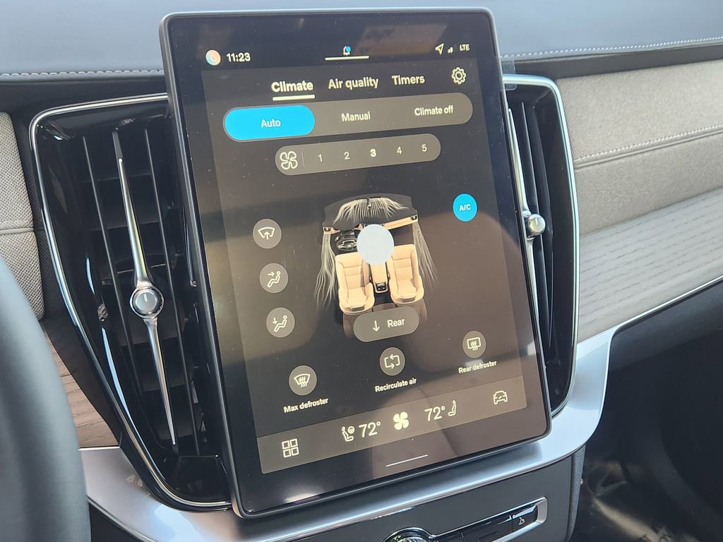 New 2026 Volvo XC90 B5 Core image 9