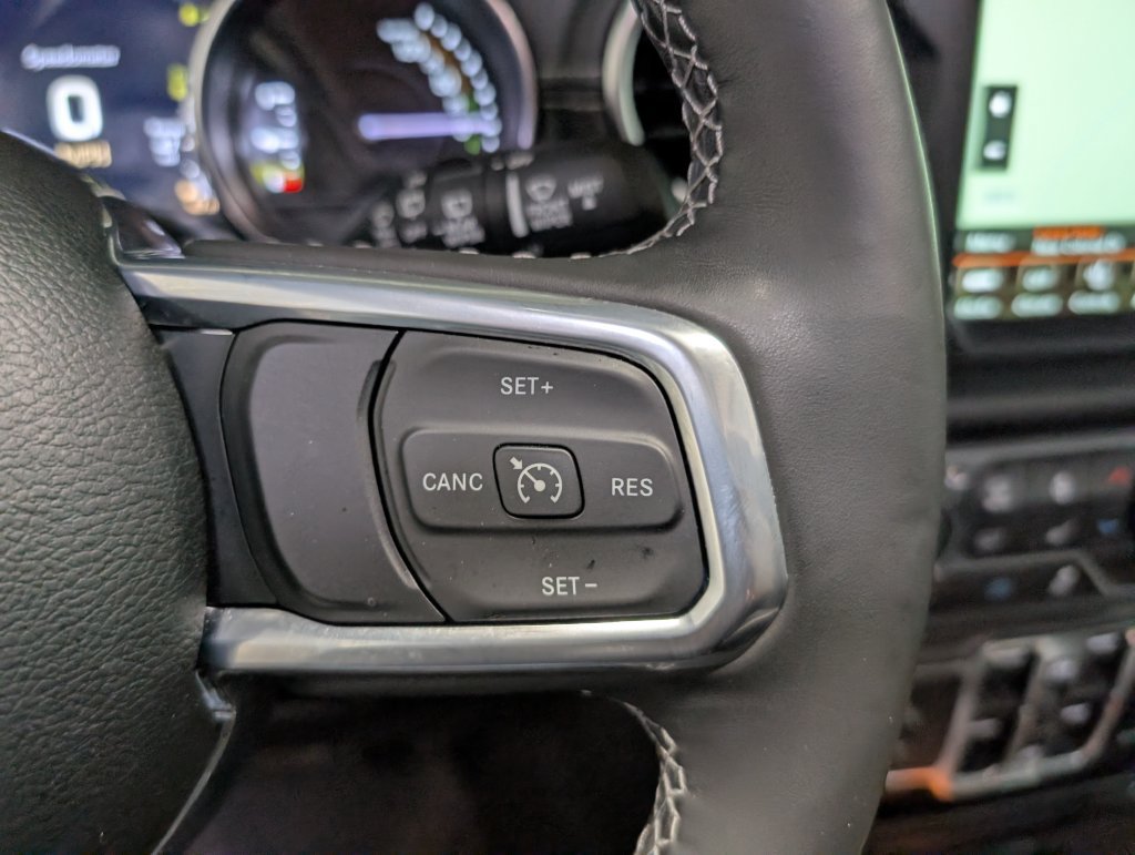 Used 2023 Jeep Wrangler Unlimited Sahara w/ Cold Weather Group AWD/4WD image 17