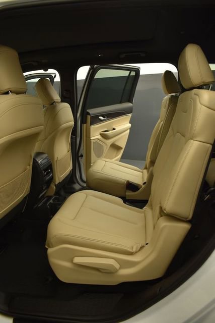 New 2025 Jeep Grand Cherokee L Limited w/ Trailer Tow Package image 10