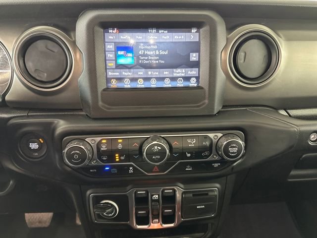 Used 2023 Jeep Wrangler Unlimited w/ Cold Weather Group image 21