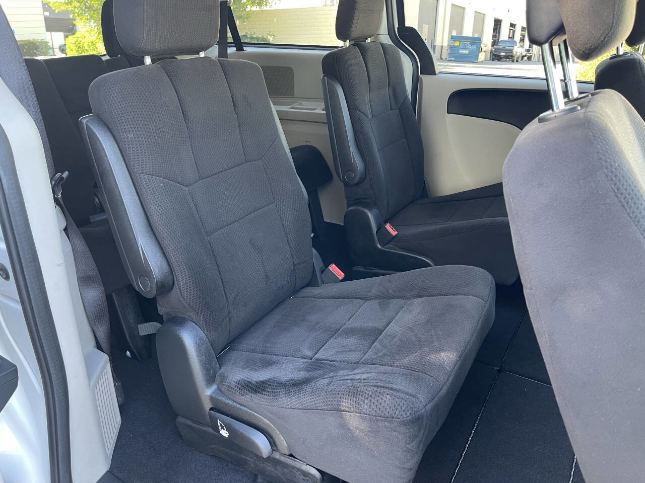 Used 2013 Dodge Grand Caravan SE image 25