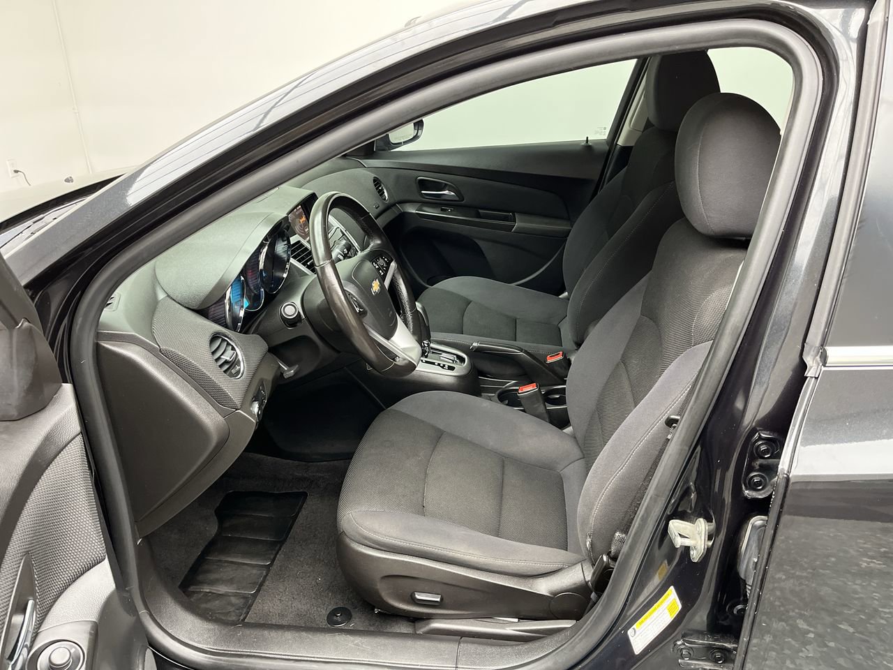 Used 2014 Chevrolet Cruze LT w/ RS Package FWD image 3