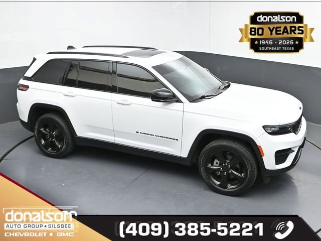 Used 2023 Jeep Grand Cherokee Altitude image 17