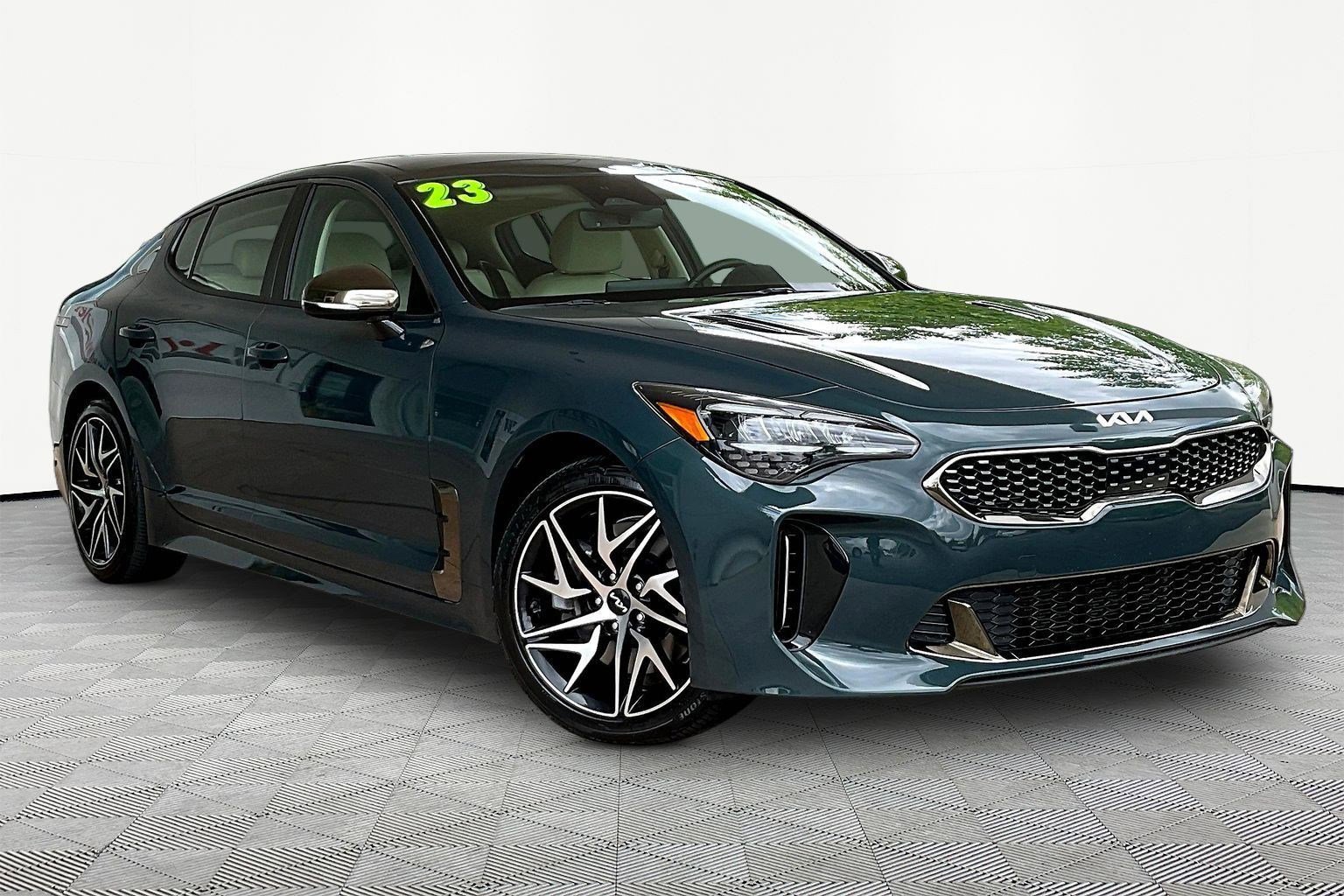 Used 2023 Kia Stinger GT-Line w/ Sun & Sound Package AWD/4WD image 3
