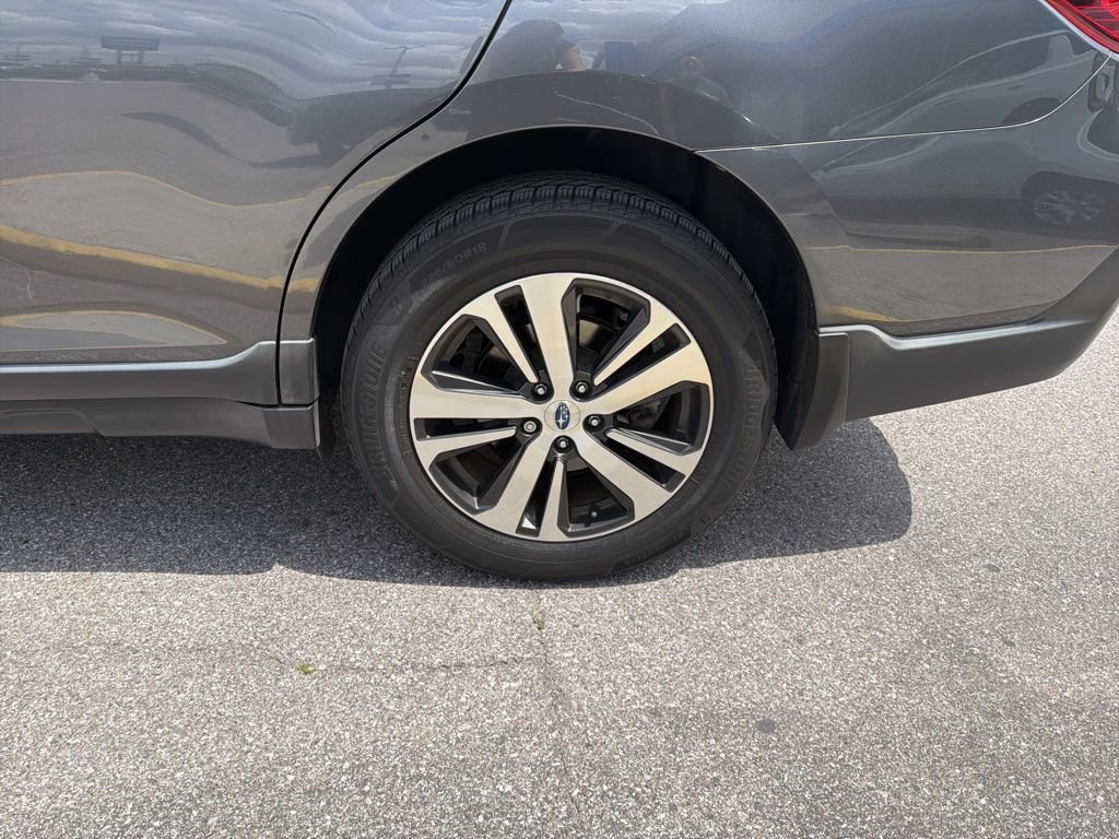 Used 2018 Subaru Outback 2.5i Limited image 11