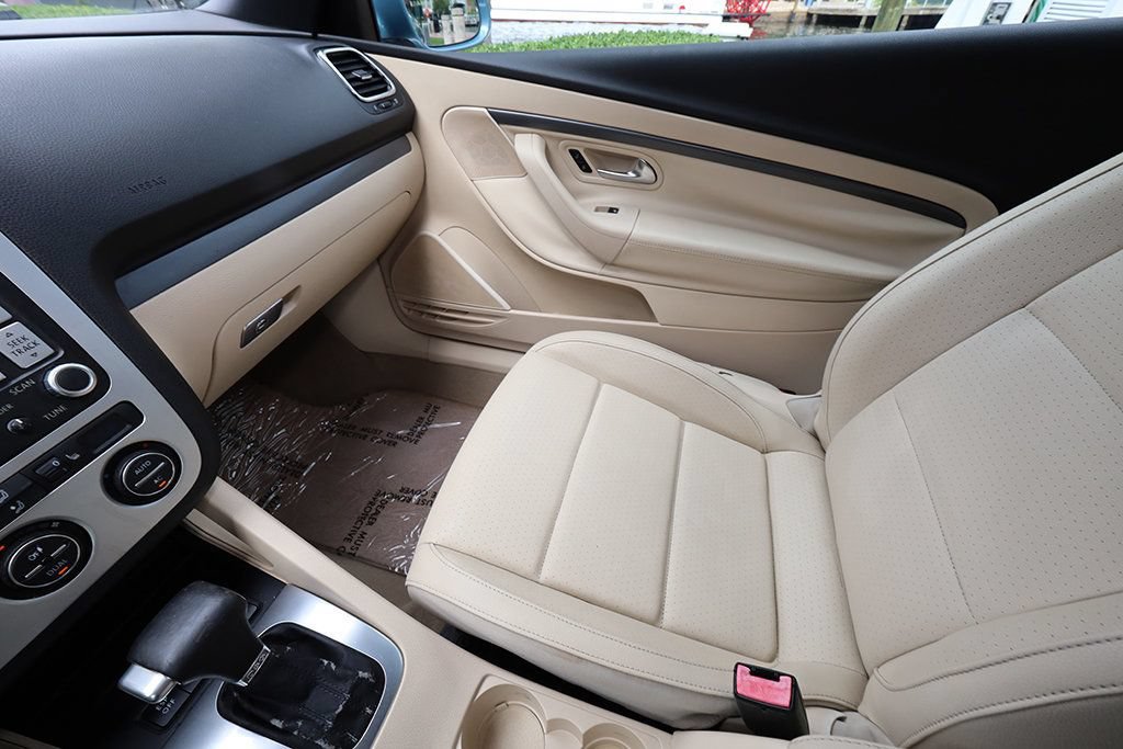 Used 2008 Volkswagen Eos 2.0T FWD image 36