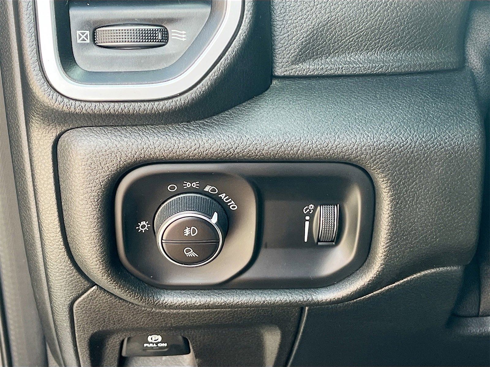 Used 2021 RAM 1500 Big Horn image 10