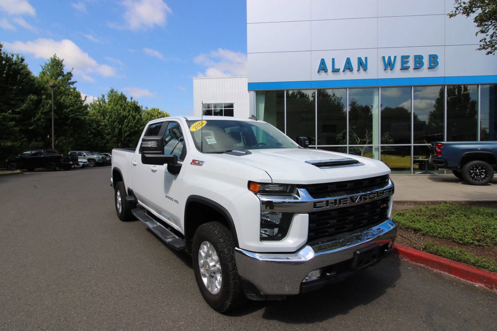 Used 2022 Chevrolet Silverado 2500 LT w/ Convenience Package AWD/4WD image 1