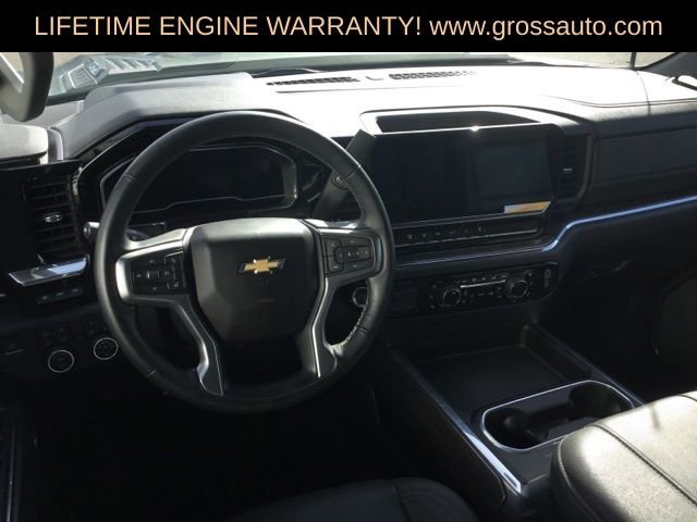 Used 2024 Chevrolet Silverado 2500 LTZ w/ LTZ Convenience Package AWD/4WD image 3