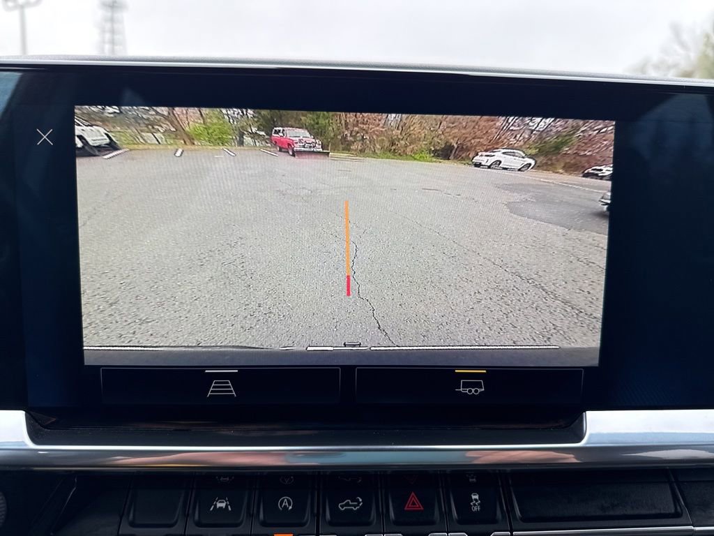 Used 2022 Chevrolet Silverado 1500 LT AWD/4WD image 30