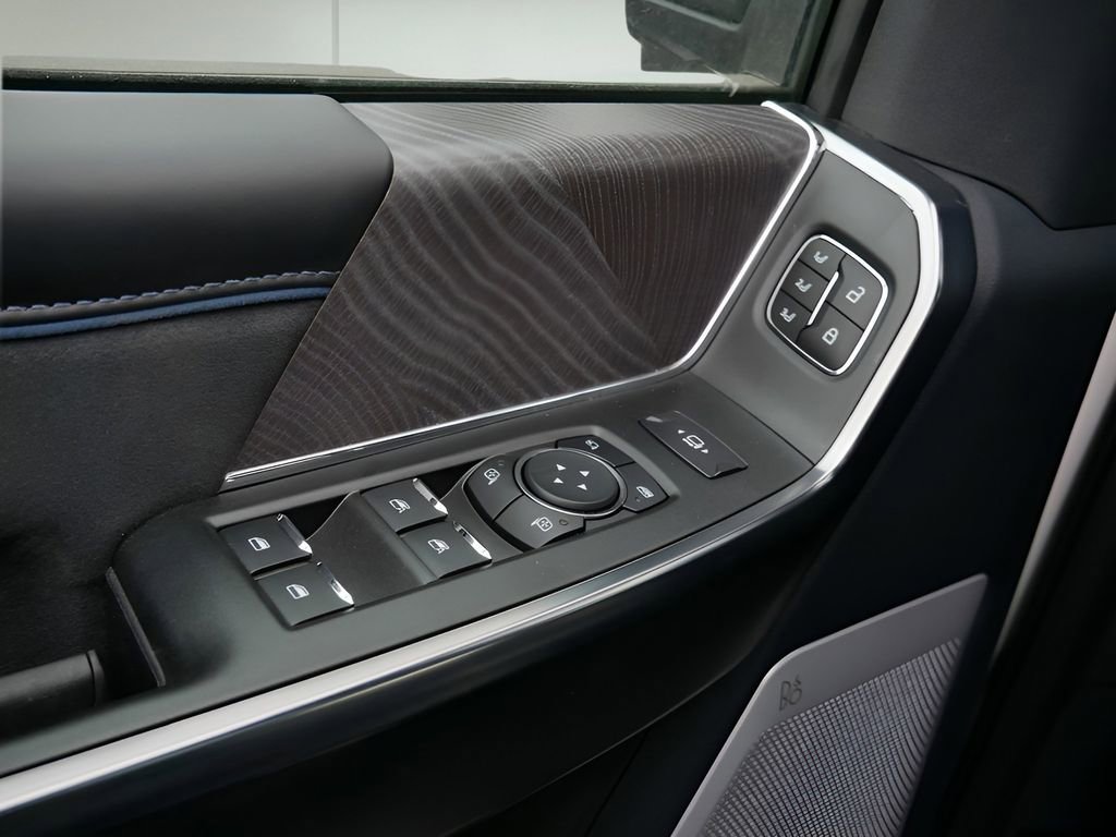 Used 2025 Ford F450 Platinum image 19