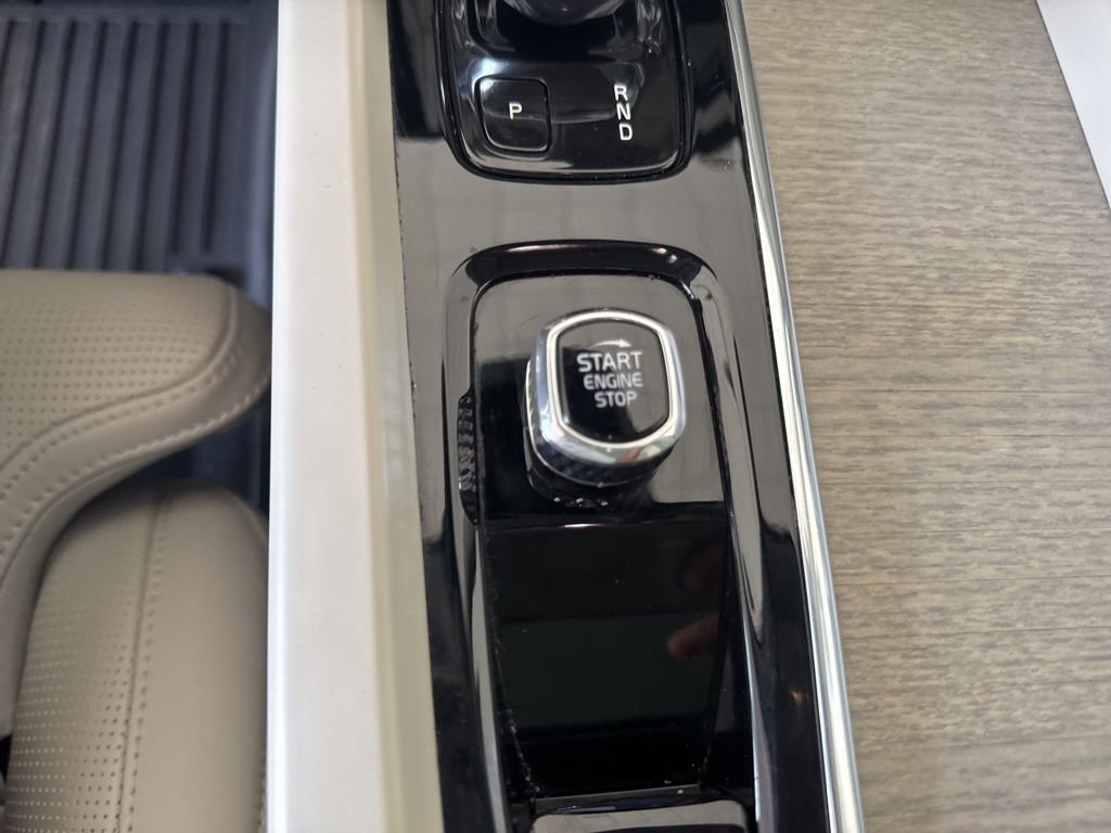 Used 2022 Volvo XC60 T8 Inscription w/ Advanced Package image 27