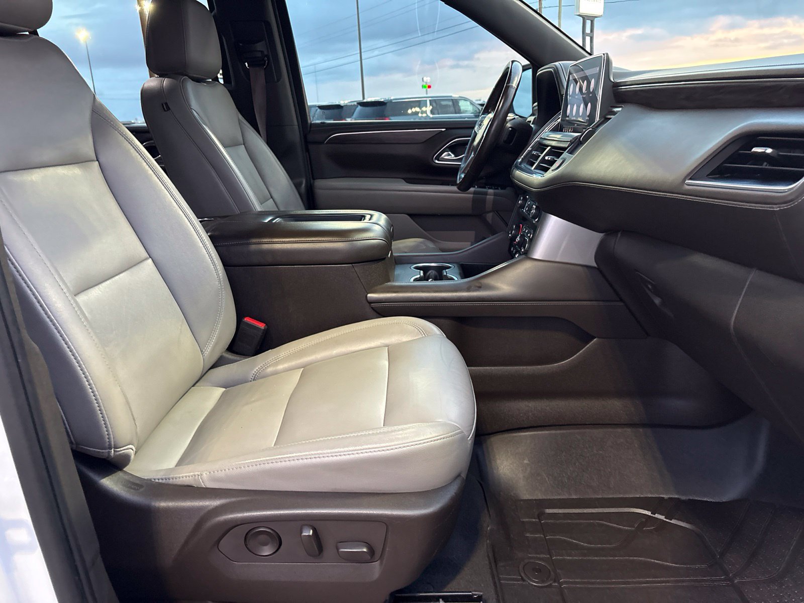 Used 2021 Chevrolet Tahoe Z71 w/ Z71 Signature Package AWD/4WD image 25