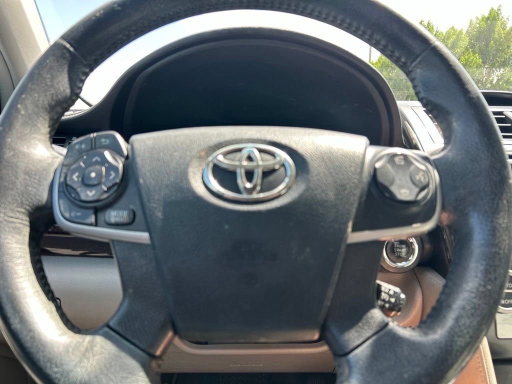 Used 2014 Toyota Camry XLE w/ Leather Package FWD image 23