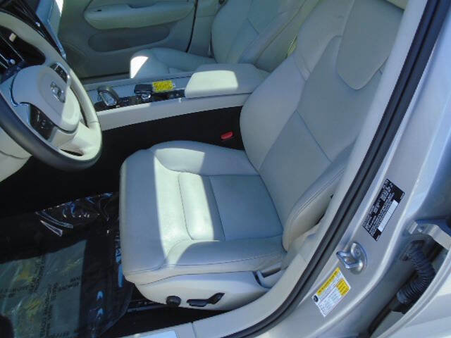 Used 2025 Volvo S60 B5 Core AWD/4WD image 10